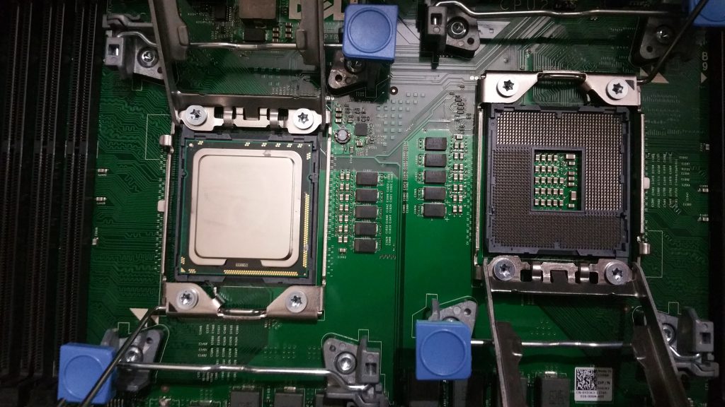 Intel Xeon X5670 - 12