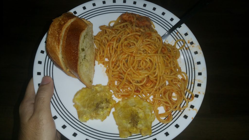 Spaghetti with Garlic Bread and Tostones