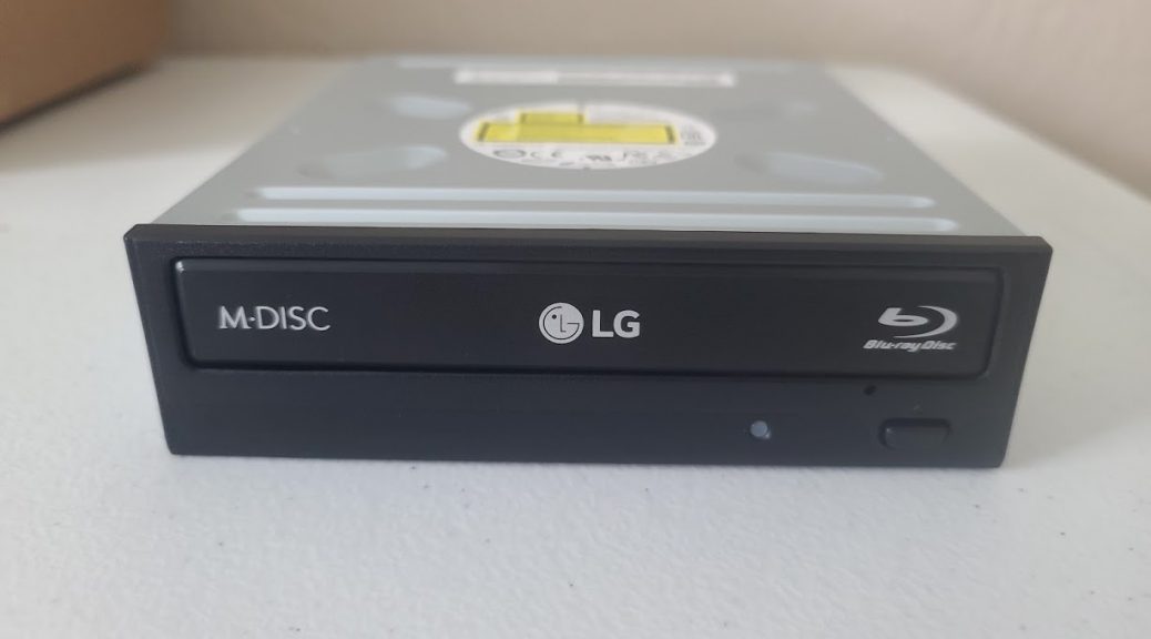 LG 14X Blu-Ray Writer WH14NS40 Drive Front