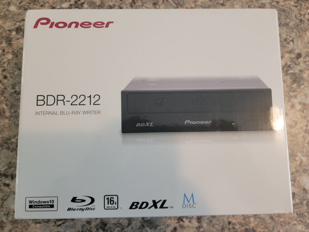 Pioneer BDR-2212 Unboxing 1