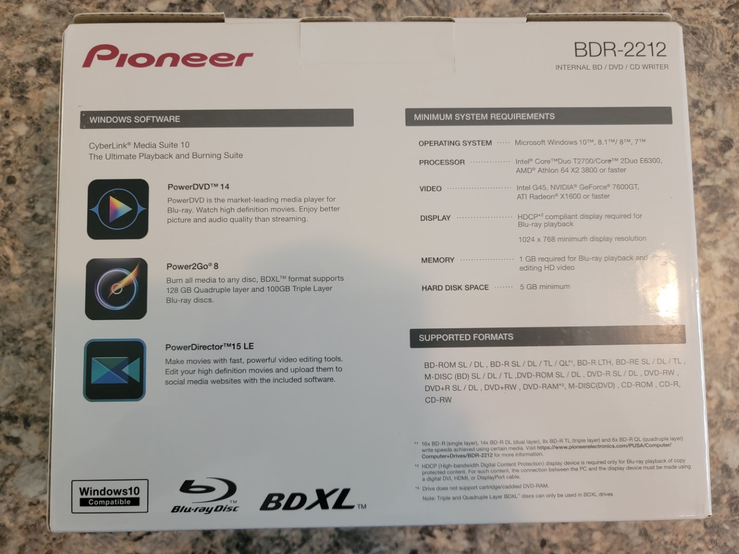 Pioneer BDR-2212 Unboxing 2