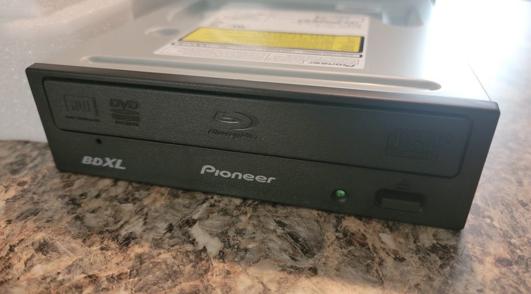 Pioneer BDR-2212 Unboxing 9