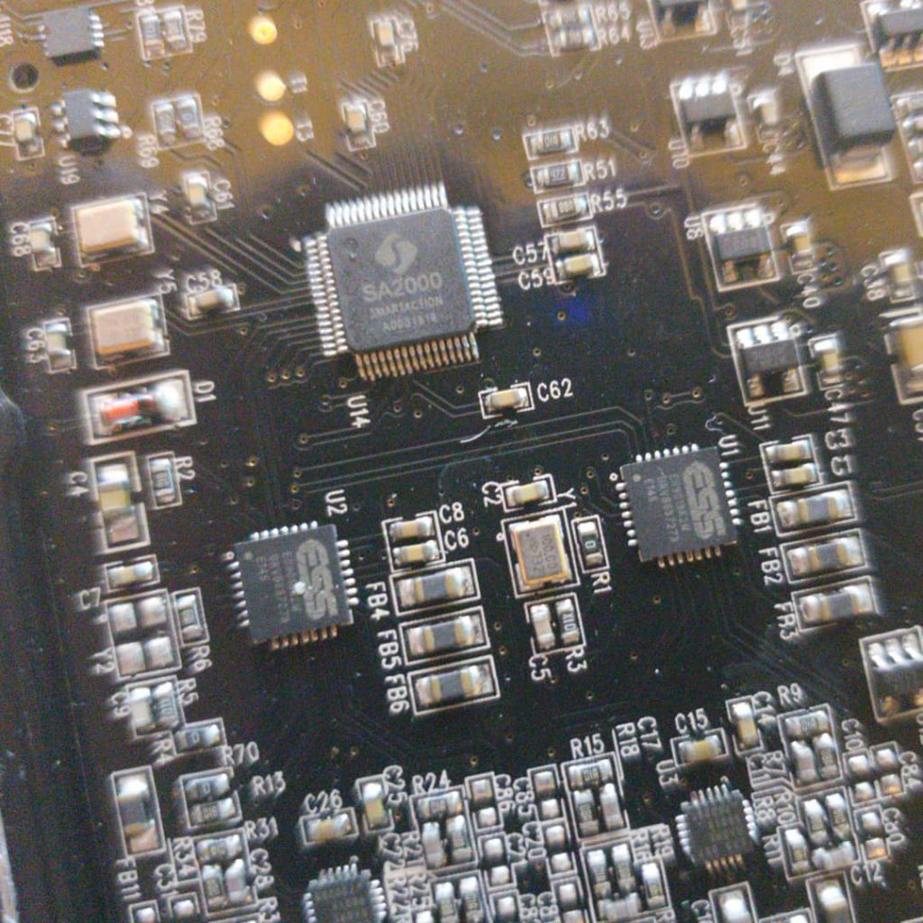 Photos of the Hidizs DH1000 DAC/AMP Circuit Board (Teardown) 2