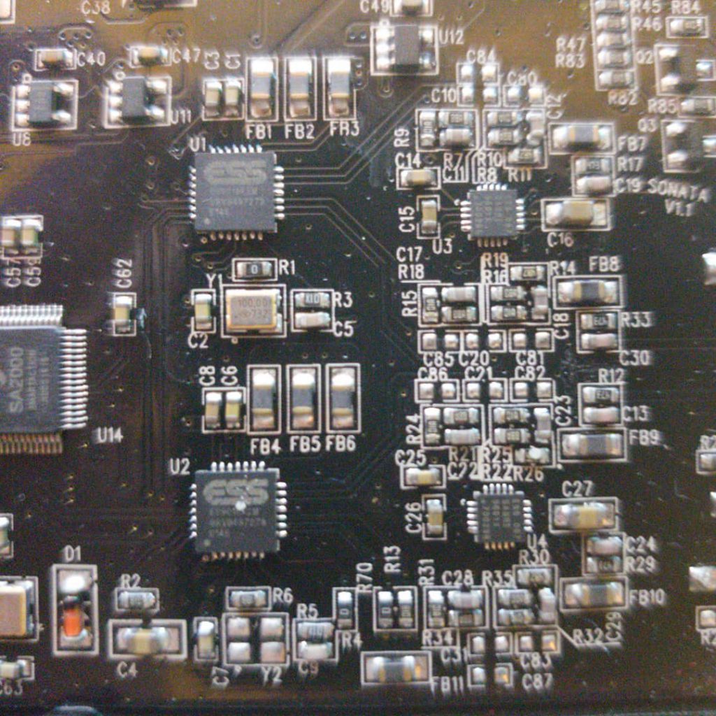 Photos of the Hidizs DH1000 DAC/AMP Circuit Board (Teardown) 7
