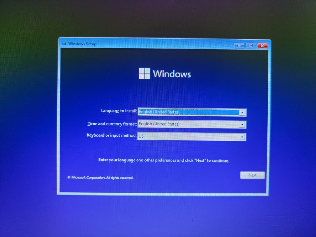 Attempting to install Windows 11 build 21996 2
