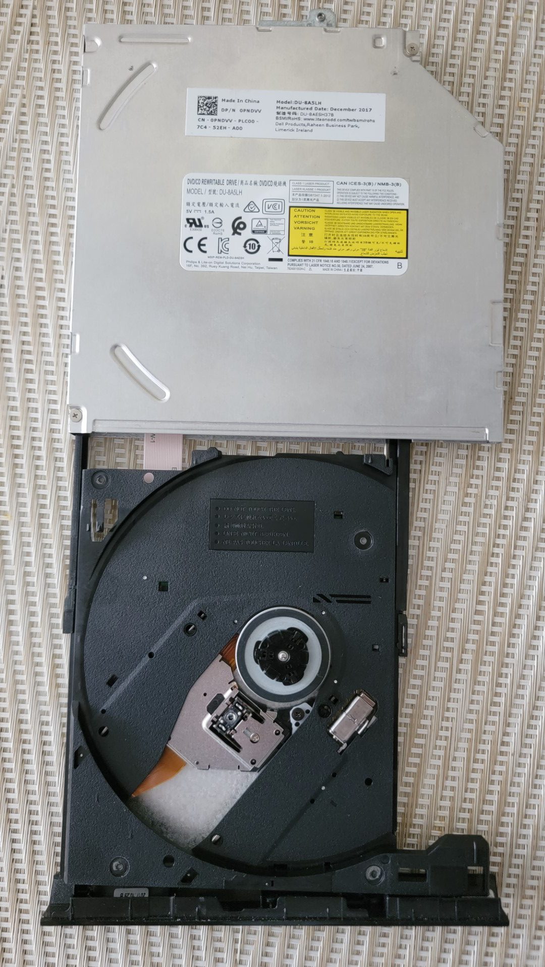 The LiteOn (PLDS) DU-8A5LH Optical Drive with its tray opened.