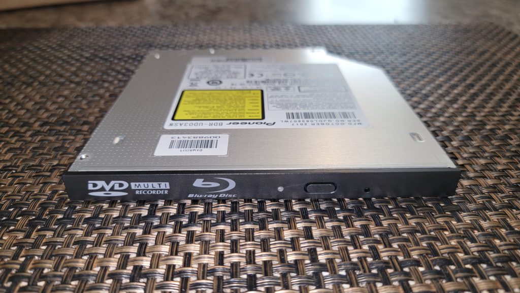 SilverStone TOB04 9.5mm Blu-Ray Drive 7