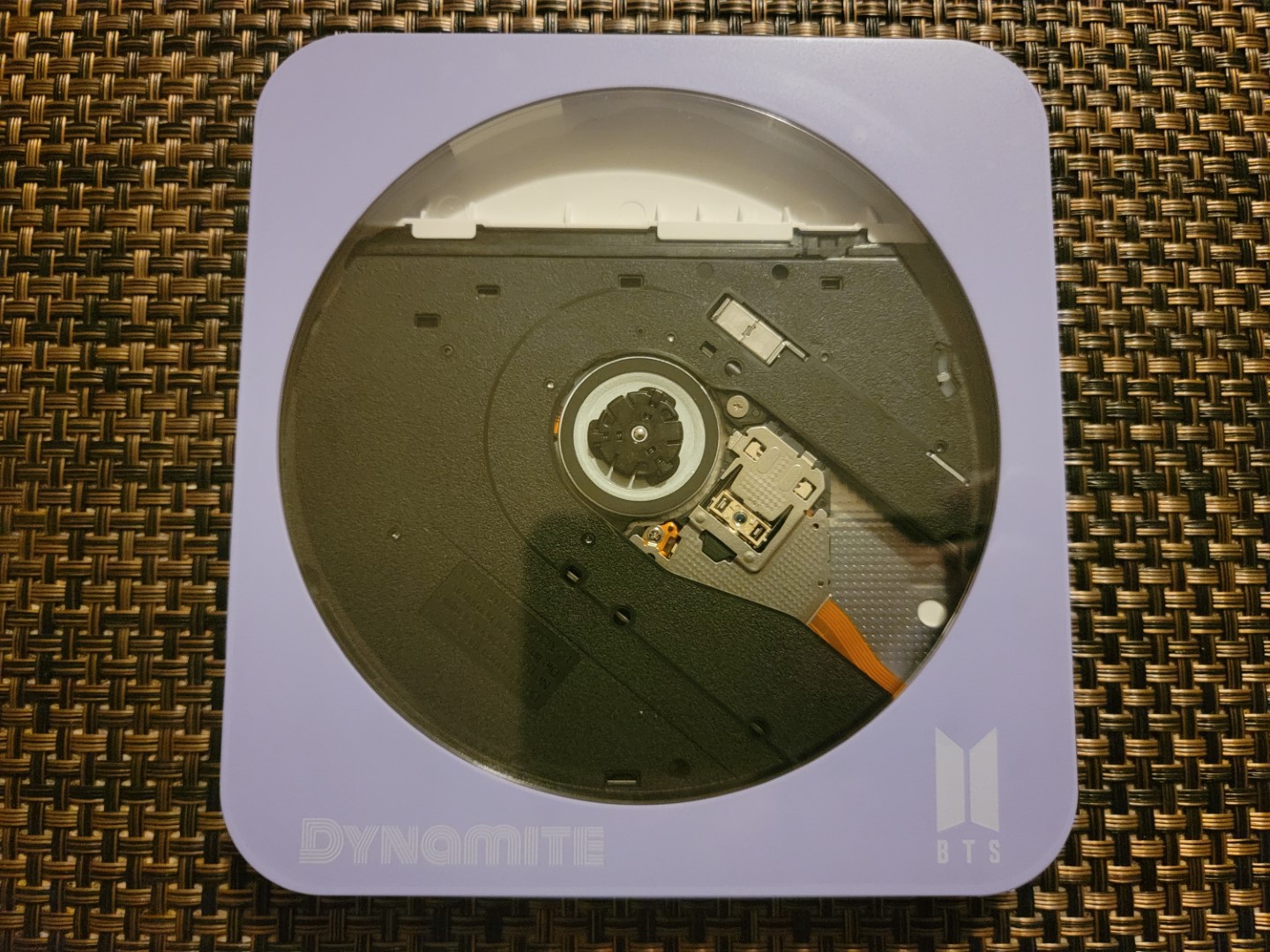 LG GPM2 BTS Violet Edition GPM2MV10 - DVD Drive - Top