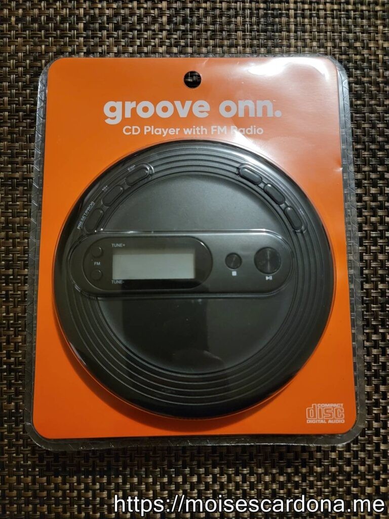 Groove Onn CD Player with FM Radio (Walmart) 001