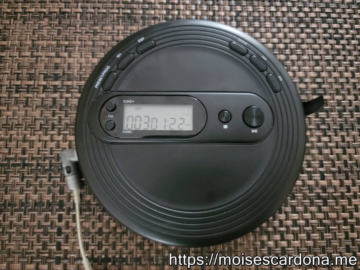 Groove Onn CD Player with FM Radio (Walmart) 008