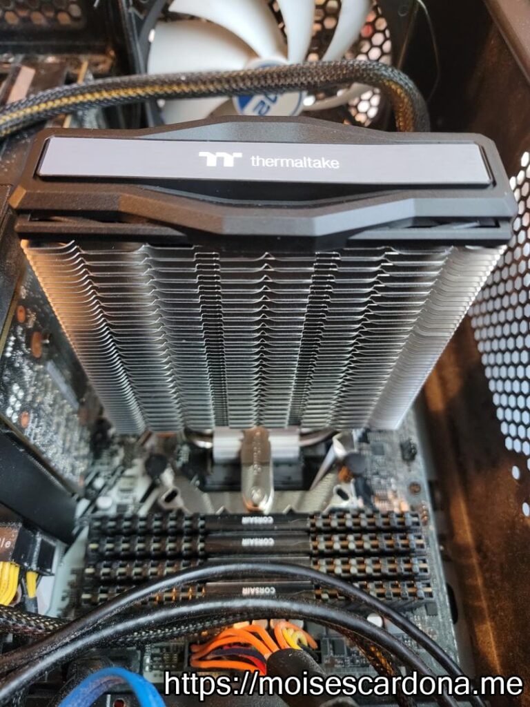 16 - Thermaltake TOUGHAIR 310 Heat Sink installation 2