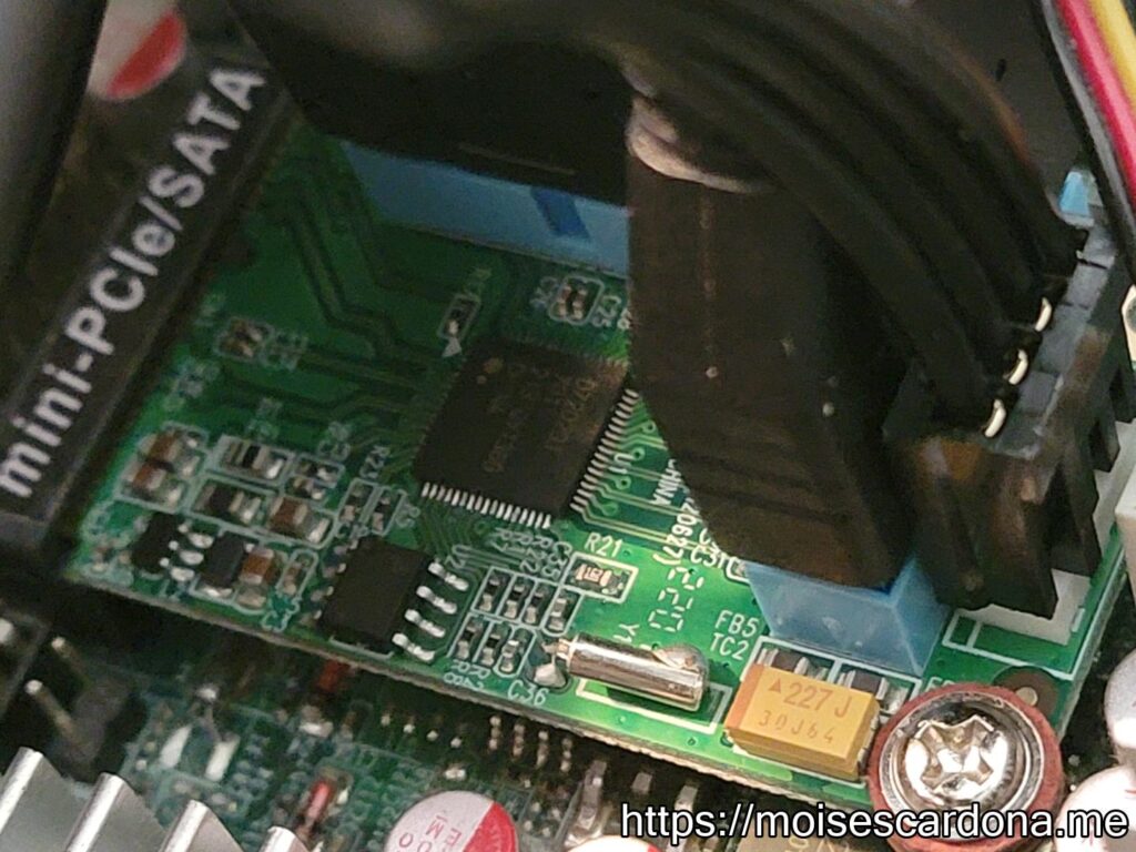 12 - SD-MPE20215 installed in Mini-PCI Express slot