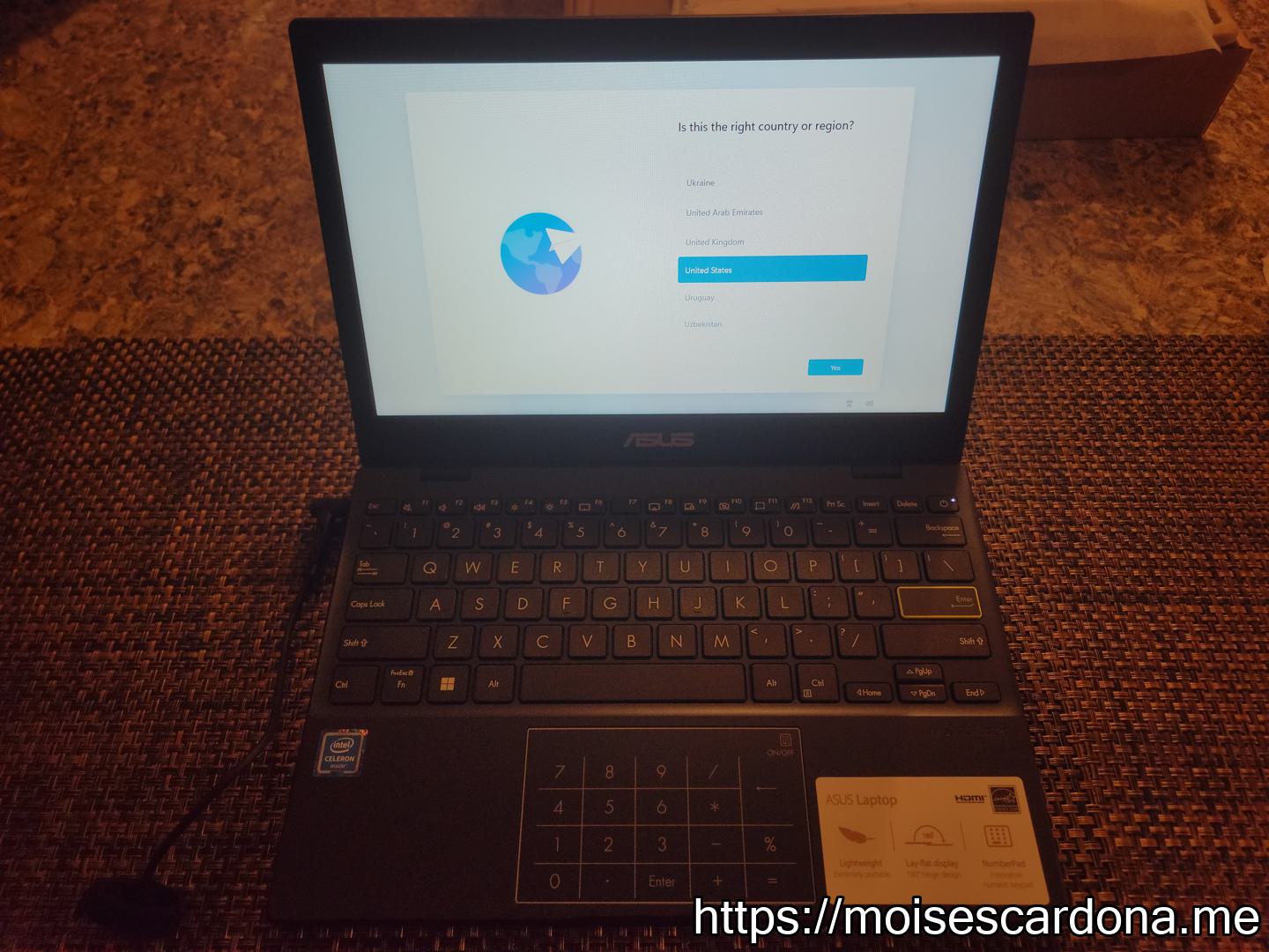 ASUS E210MA 11.6 inch laptop - 22 - Windows Setup