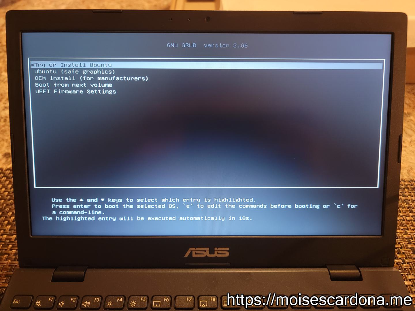 ASUS E210MA 11.6 inch laptop - 28 - GRUB Bootloader