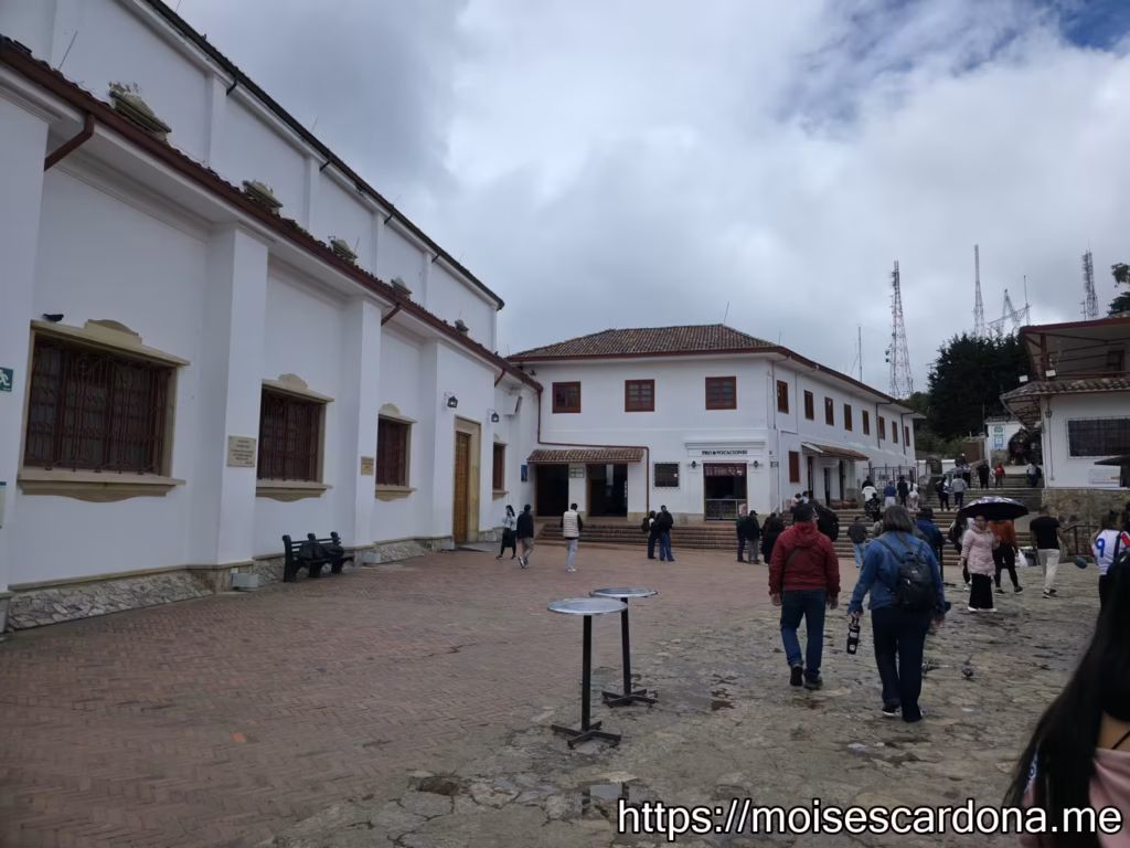 32 - Monserrate, Bogotá, Colombia - 2025-10-07