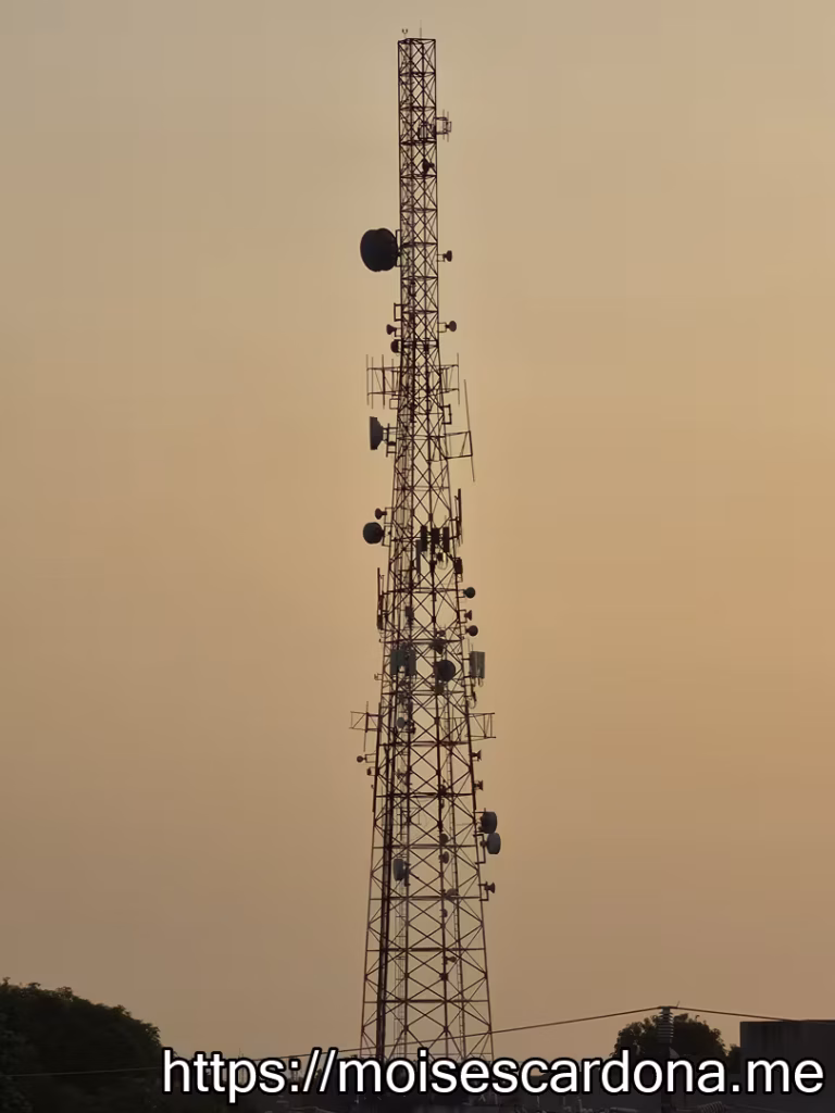 Cell Towers and Antennas, Movistar, Maracaibo, Venezuela - 2026-05 - 01